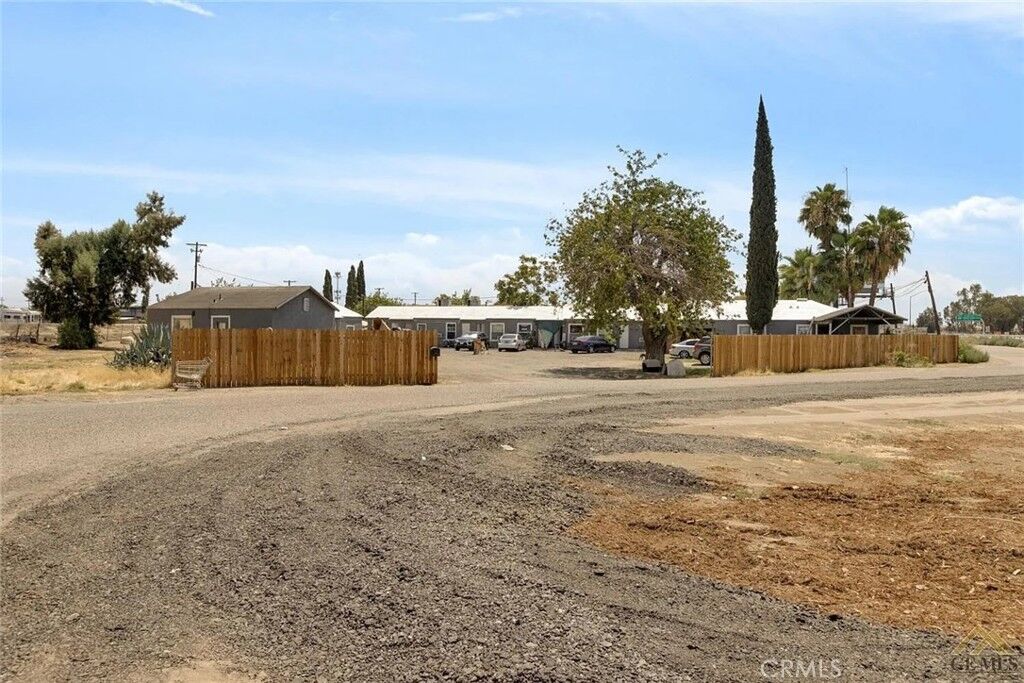 Property Photo:  6050 State Road  CA 93308 