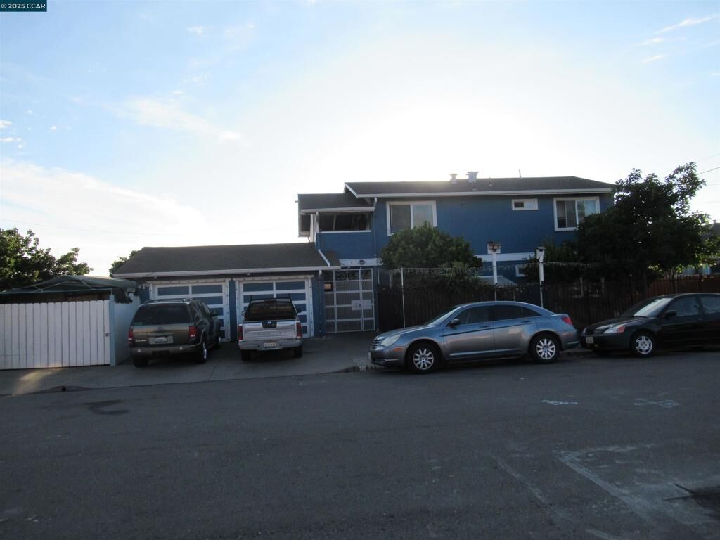 Property Photo:  615 15th St  CA 94801 