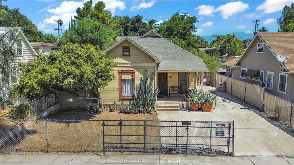Property Photo:  461 San Francisco Avenue  CA 91767 
