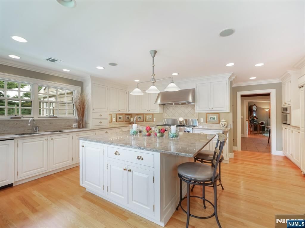 Property Photo:  37 Roosevelt Boulevard  NJ 07006 