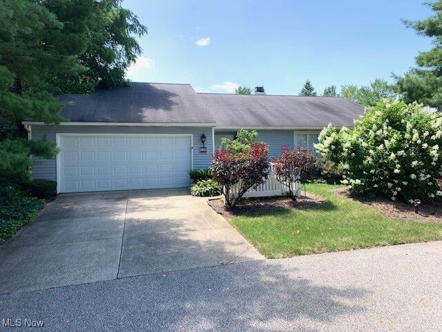 Property Photo:  2033 Fordham Court  OH 44313 