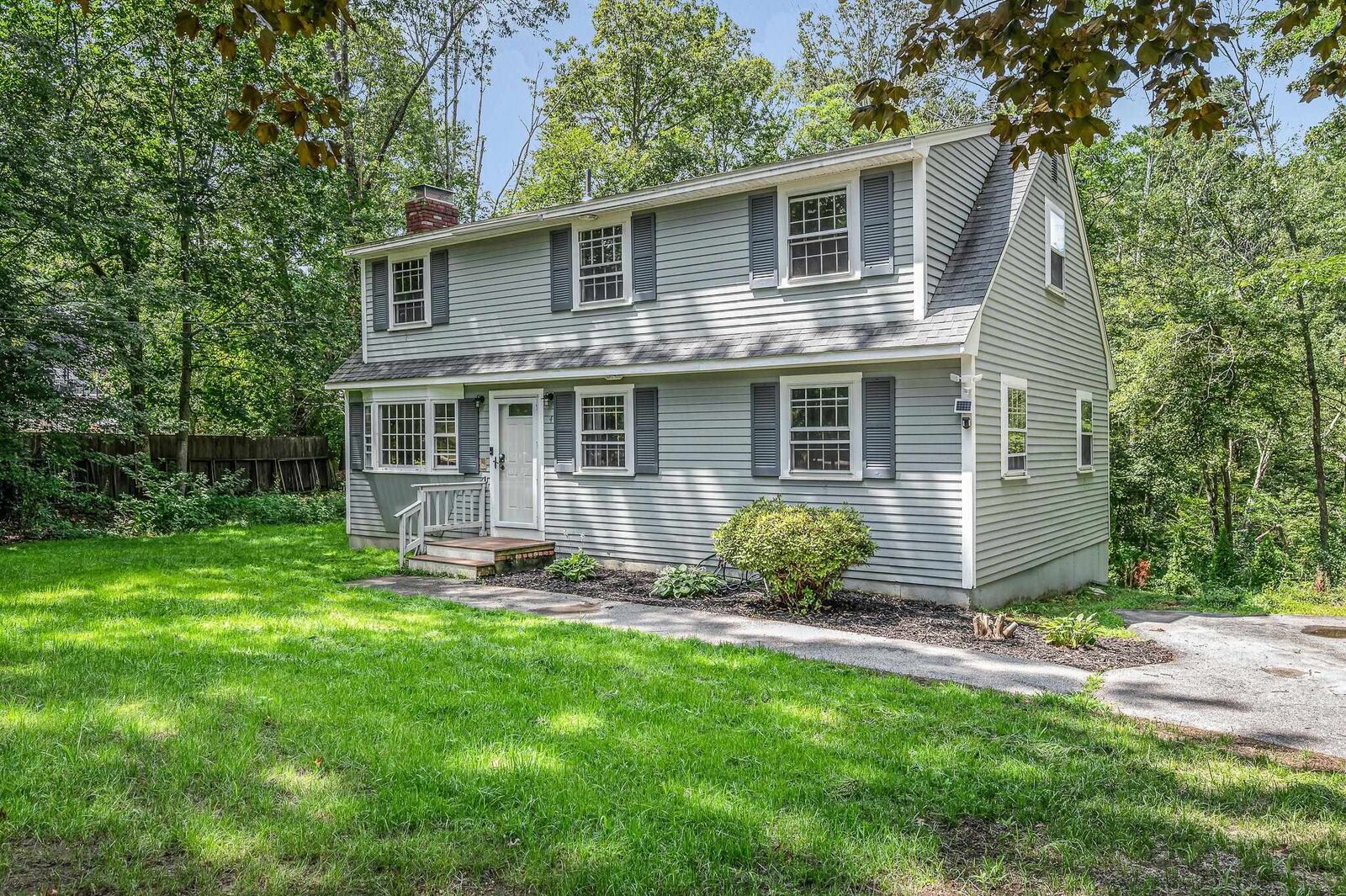 Property Photo:  4 Birchwood Drive  NH 03038