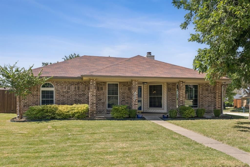 Property Photo:  1690 Autumn Breeze Lane  TX 75077