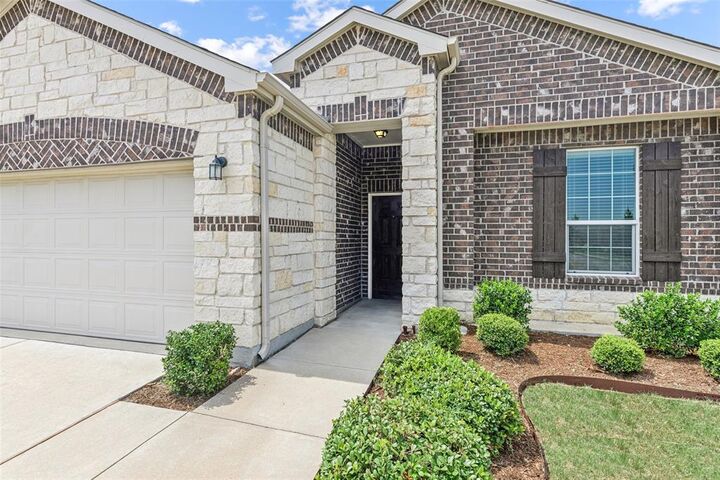 Property Photo:  1641 Vernon Drive  TX 76227 