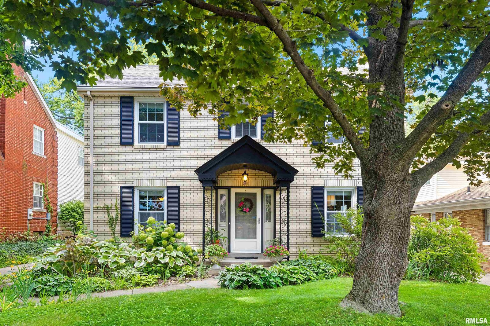 Property Photo: 507 W Richwoods Boulevard IL 61604