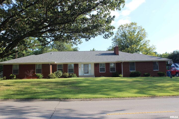 1225 E Calumet Street  Centralia IL 62801 photo