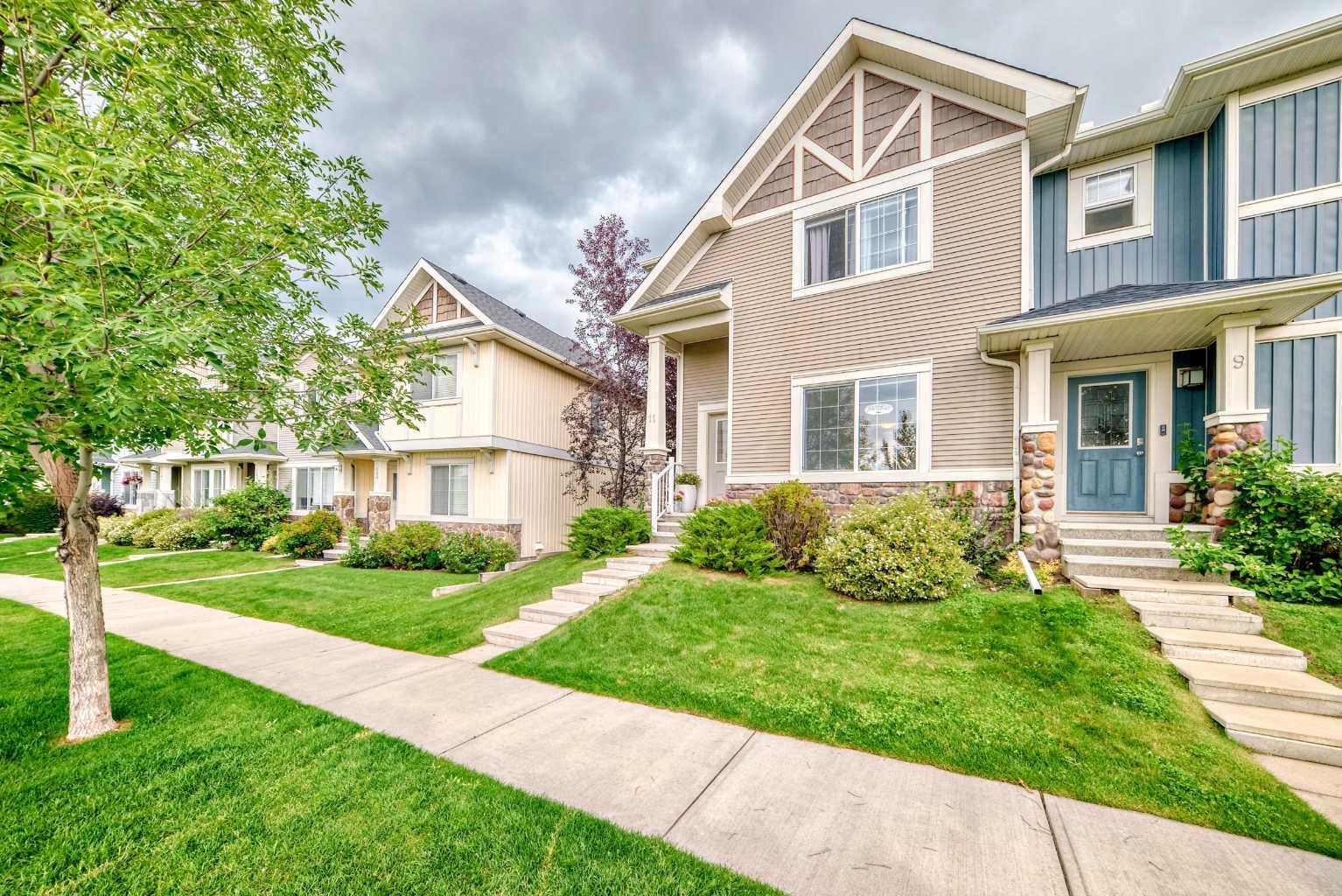 Property Photo: 11 Kings Heights Drive SE AB T4A 0E6