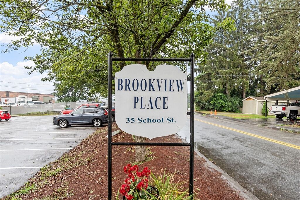 Property Photo: 35 School Street 4 MA 01826