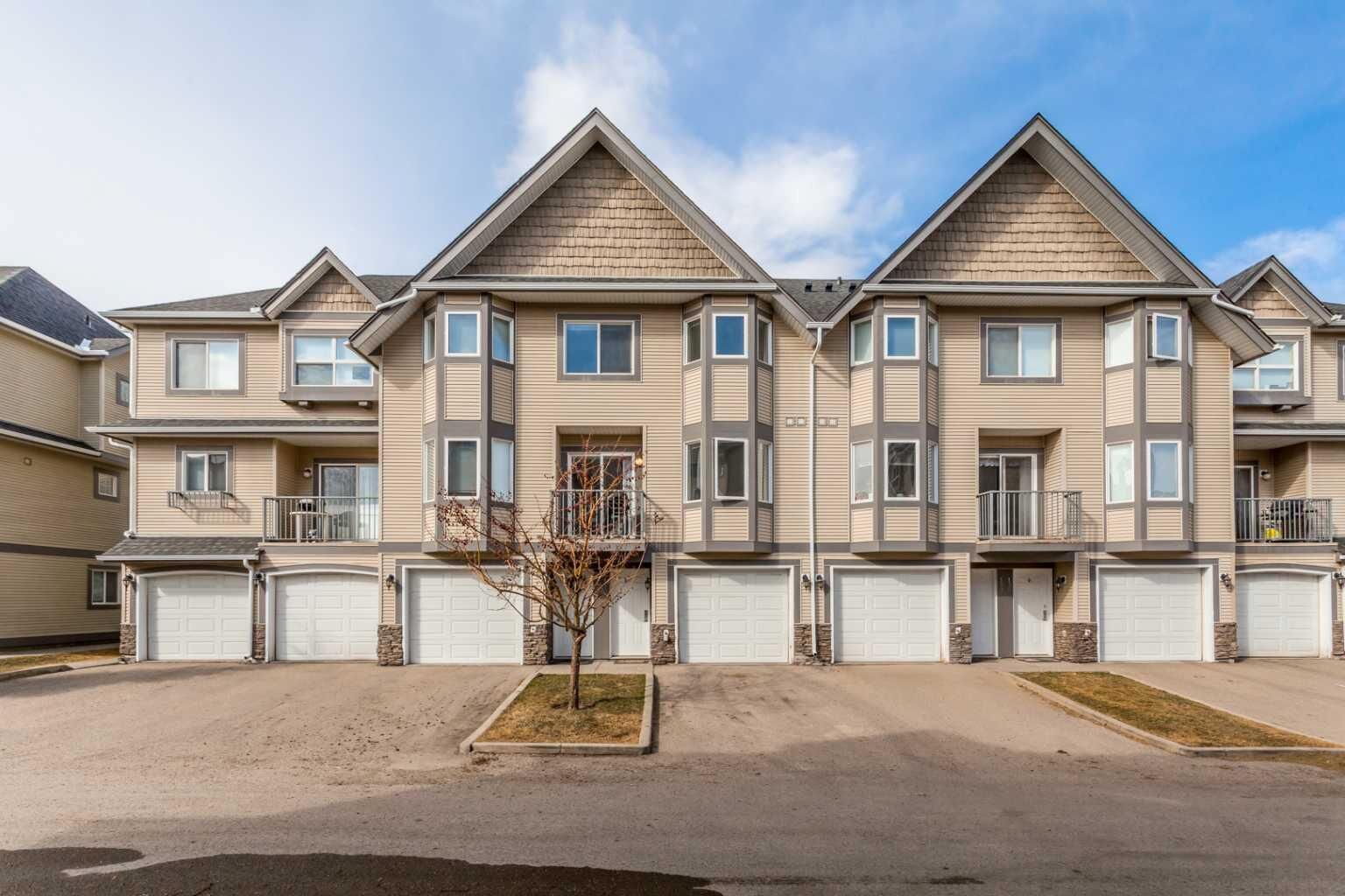 Property Photo:  143 Cedarwood Lane SW  AB T2W 6J3 