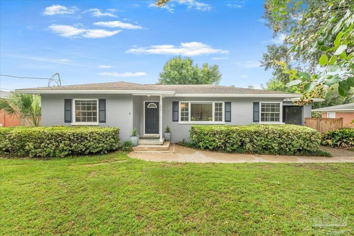 Property Photo: 3070 Magnolia Ave FL 32503