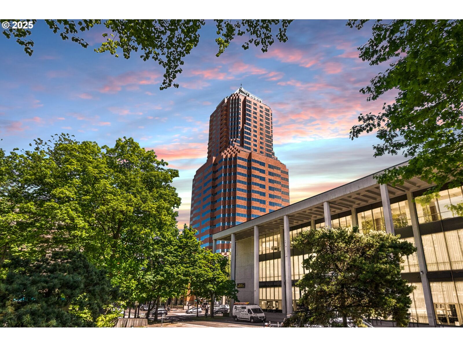 Property Photo:  1414 SW 3rd Ave 2703  OR 97201 