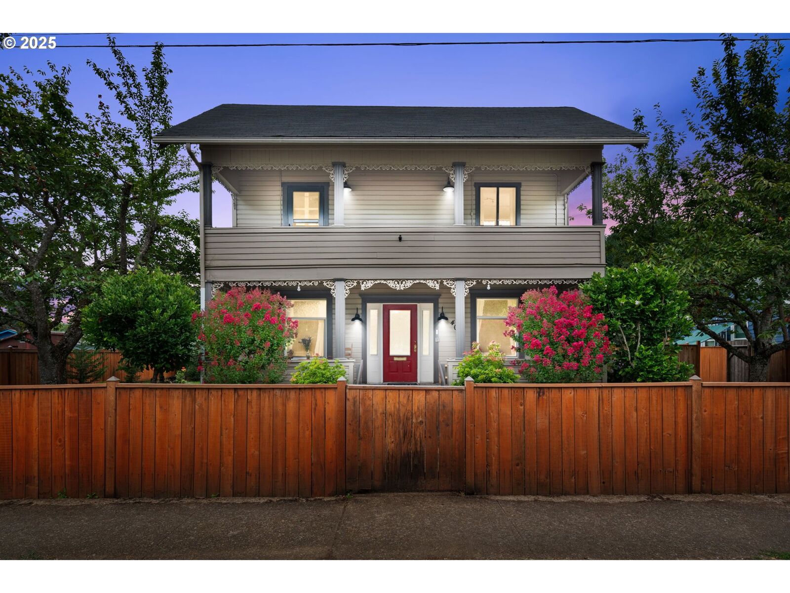 Property Photo: 409 N 8th St OR 97424