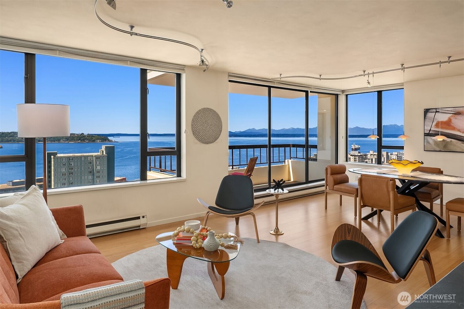Property Photo:  2201  3rd Avenue 2003  WA 98121 