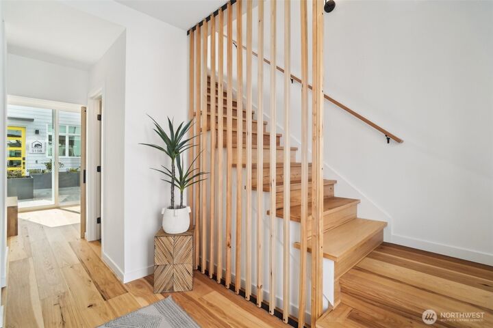 Property Photo: 511 Howe Street C WA 98109