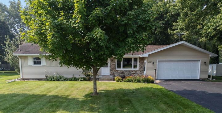 2707 W Capitol Drive  Appleton WI 54914 photo