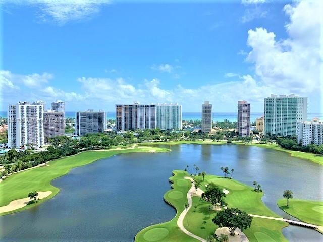Property Photo: 20355 NE 34th Ct 1429 FL 33180