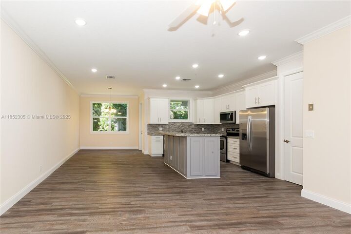Property Photo:  1417 SW 6th Ave A  FL 33315 