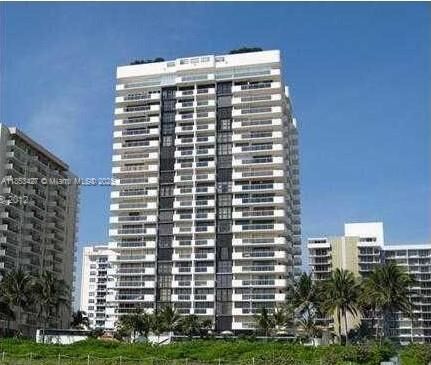 5757 Collins Ave 1605  Miami Beach FL 33140 photo