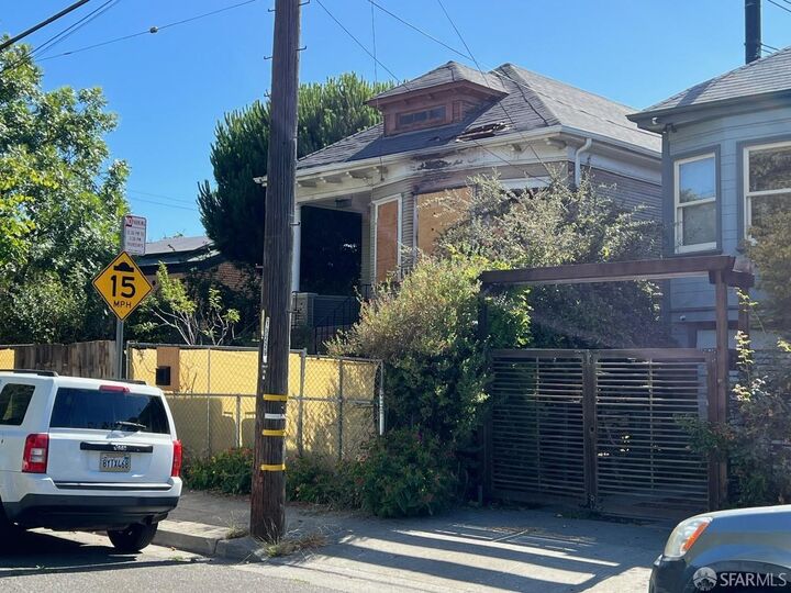 Property Photo:  3318 Magnolia Street  CA 94608 