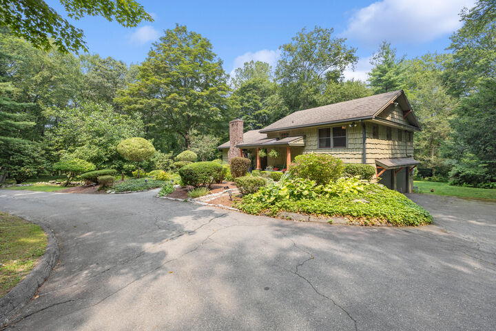 Property Photo:  109 Northrop Road  CT 06525 