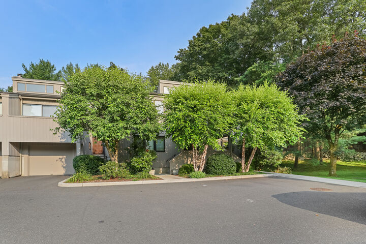 Property Photo: 61 Whitney Glen 61 CT 06880