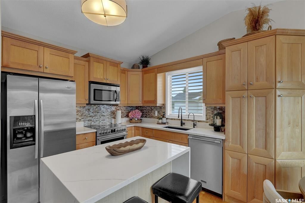 Property Photo: 2751 Windsor Park Road 4 SK S4V 1H1