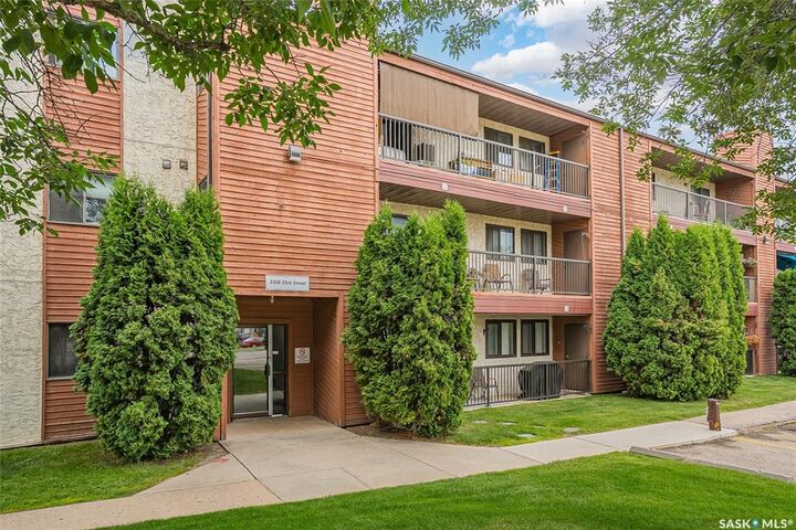 Property Photo:  3308 33rd Street W 118  SK S7L 6X6 