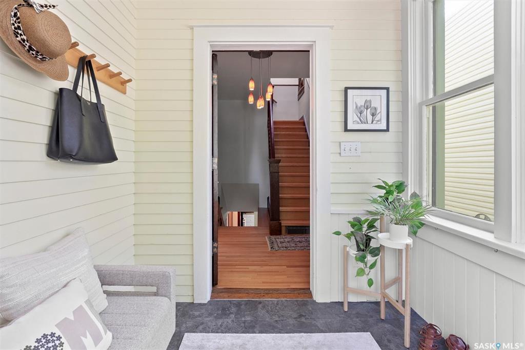 Property Photo:  1040 Aird Street  SK S7N 0T1 