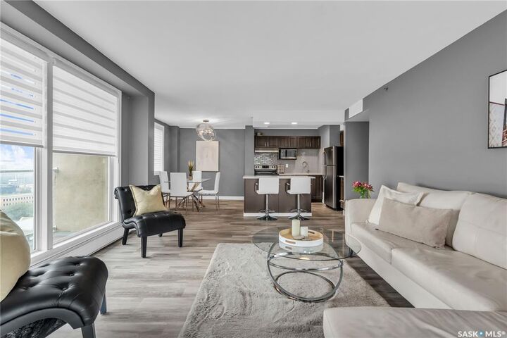 Property Photo: 320 5th Avenue N 1606 SK S7K 2P5