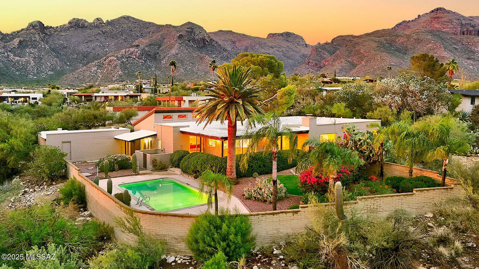 Property Photo:  1430 E Indian Wells Road  AZ 85718 