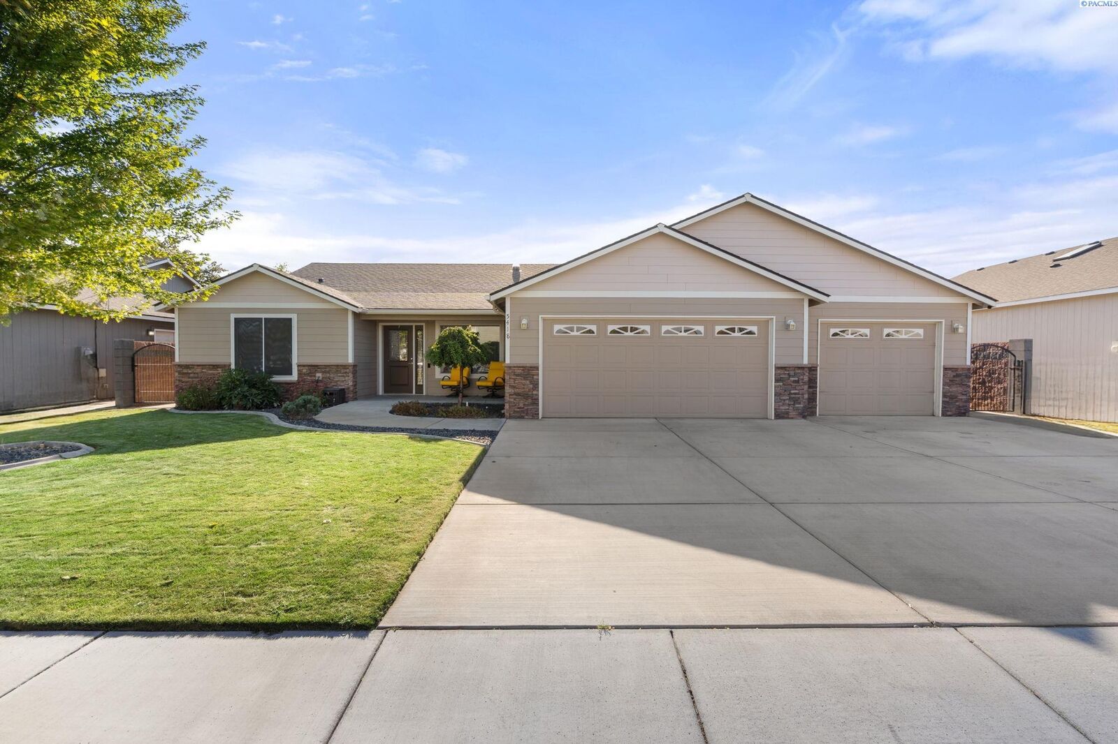 Property Photo: 5418 Grant Lane WA 99301
