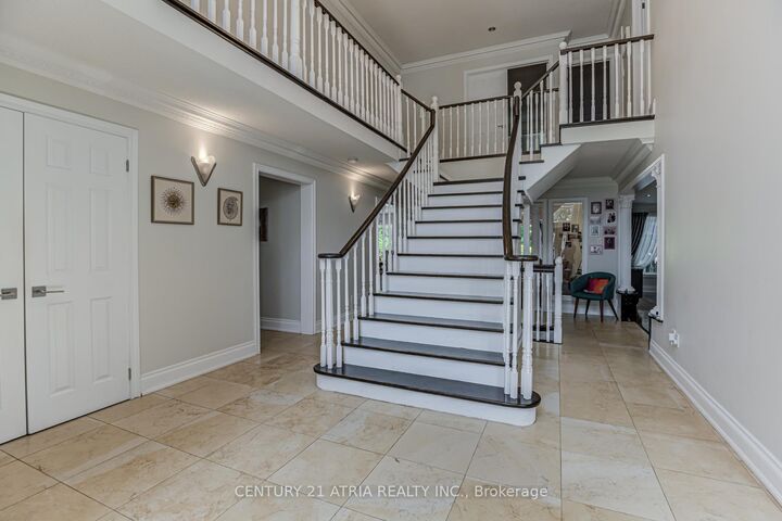 Photo de la propriété:  331 Binns Avenue  ON L3X 1T6 