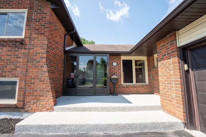 Property Photo:  23 Wadsworth Circle  ON L6Z 1W6 