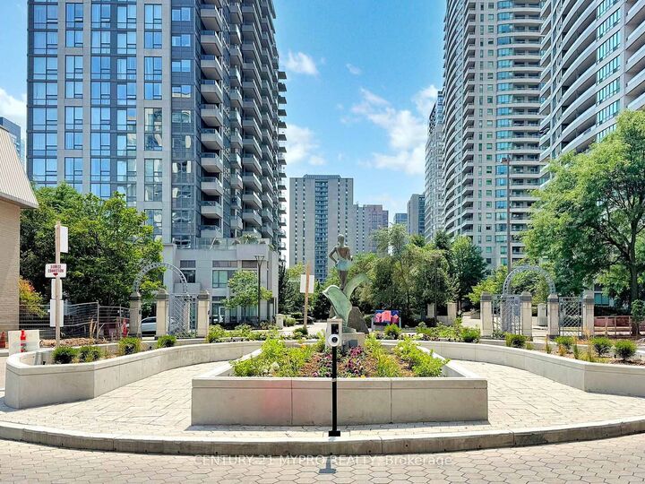 Photo de la propriété: 28 Hollywood Avenue Sph207 ON M2N 6S4