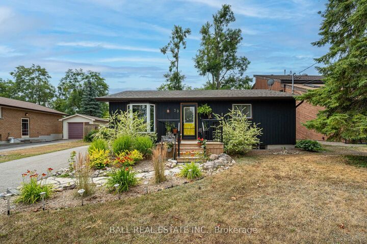 Property Photo: 39 Bishop Street ON K0L 2H0