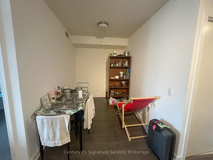 Photo de la propriété:  30 Samuel Wood Way 2206  ON M9B 0C9 