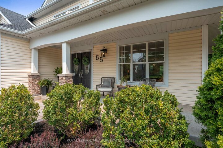 Photo de la propriété: 65 Browns Crescent ON L7J 3A4