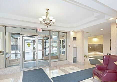 Property Photo: 55 Elm Drive W 308 ON L5B 3Z3