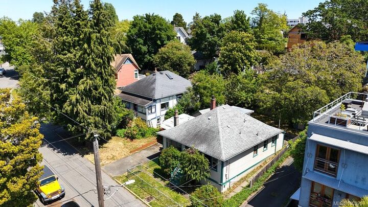 Property Photo: 745 Front St BC V9A 3Y3