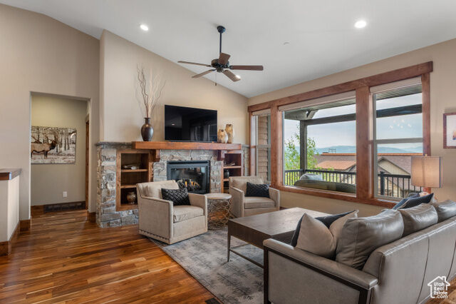 Property Photo: 1738 E Viewside Cir UT 84036