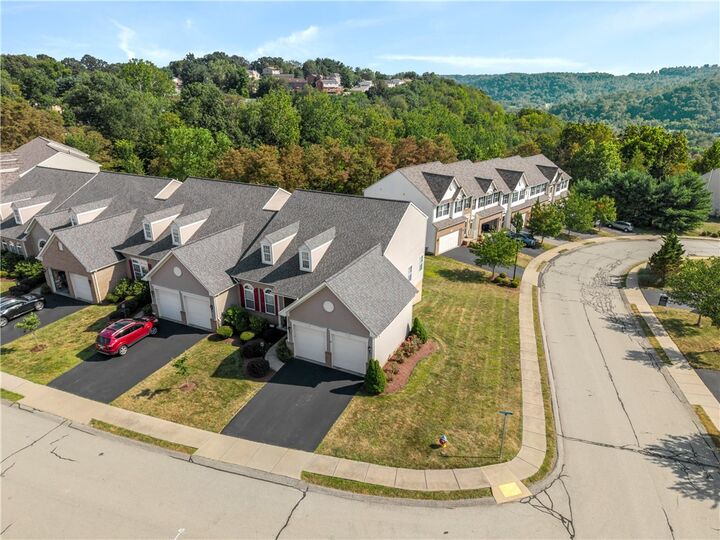 Property Photo:  12 Morningtide Court  PA 15146 