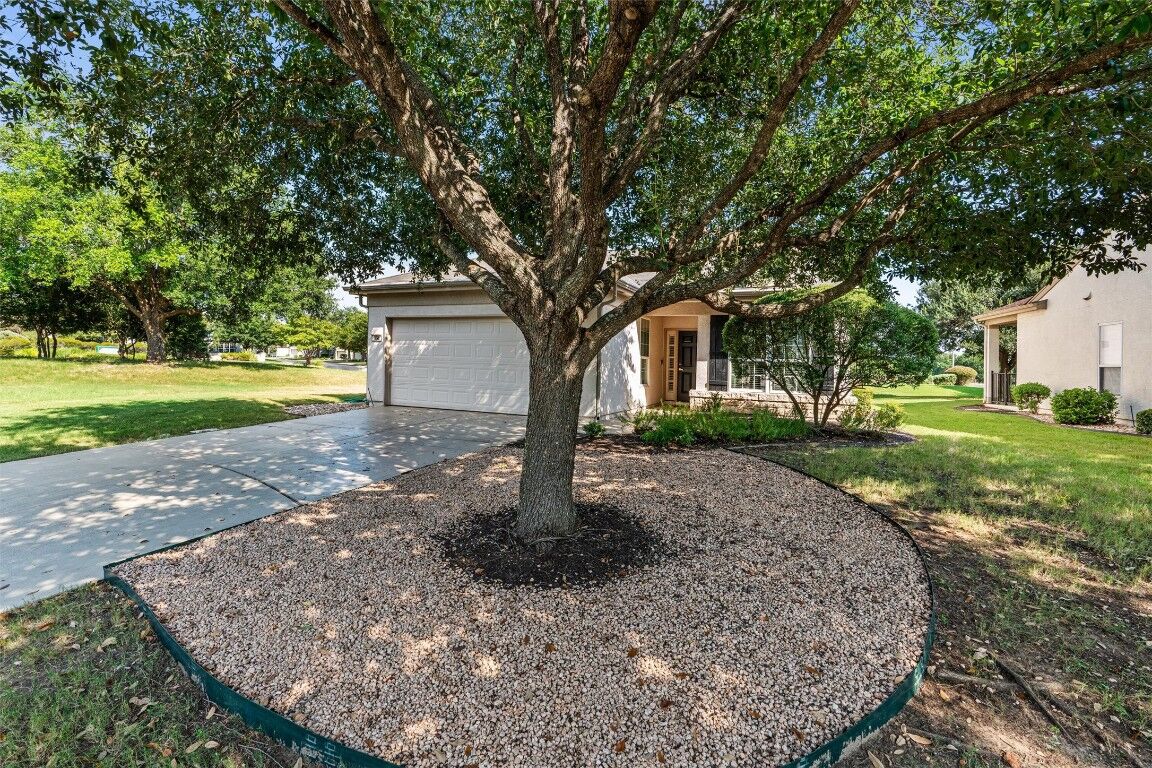 Property Photo: 104 Lovett Cove TX 78633