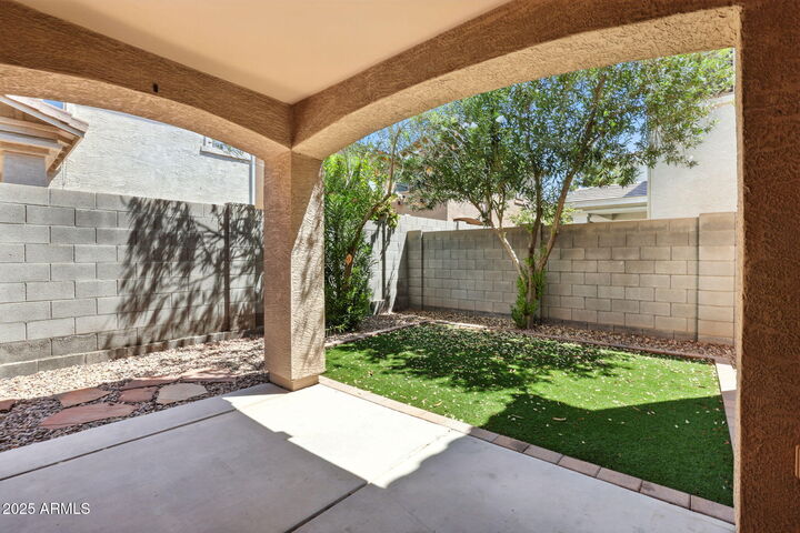 Property Photo:  21116 E Avenida Del Valle --  AZ 85142 