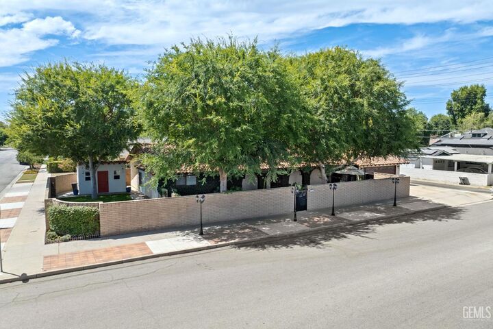 Property Photo:  1801 Pine Street  CA 93301 