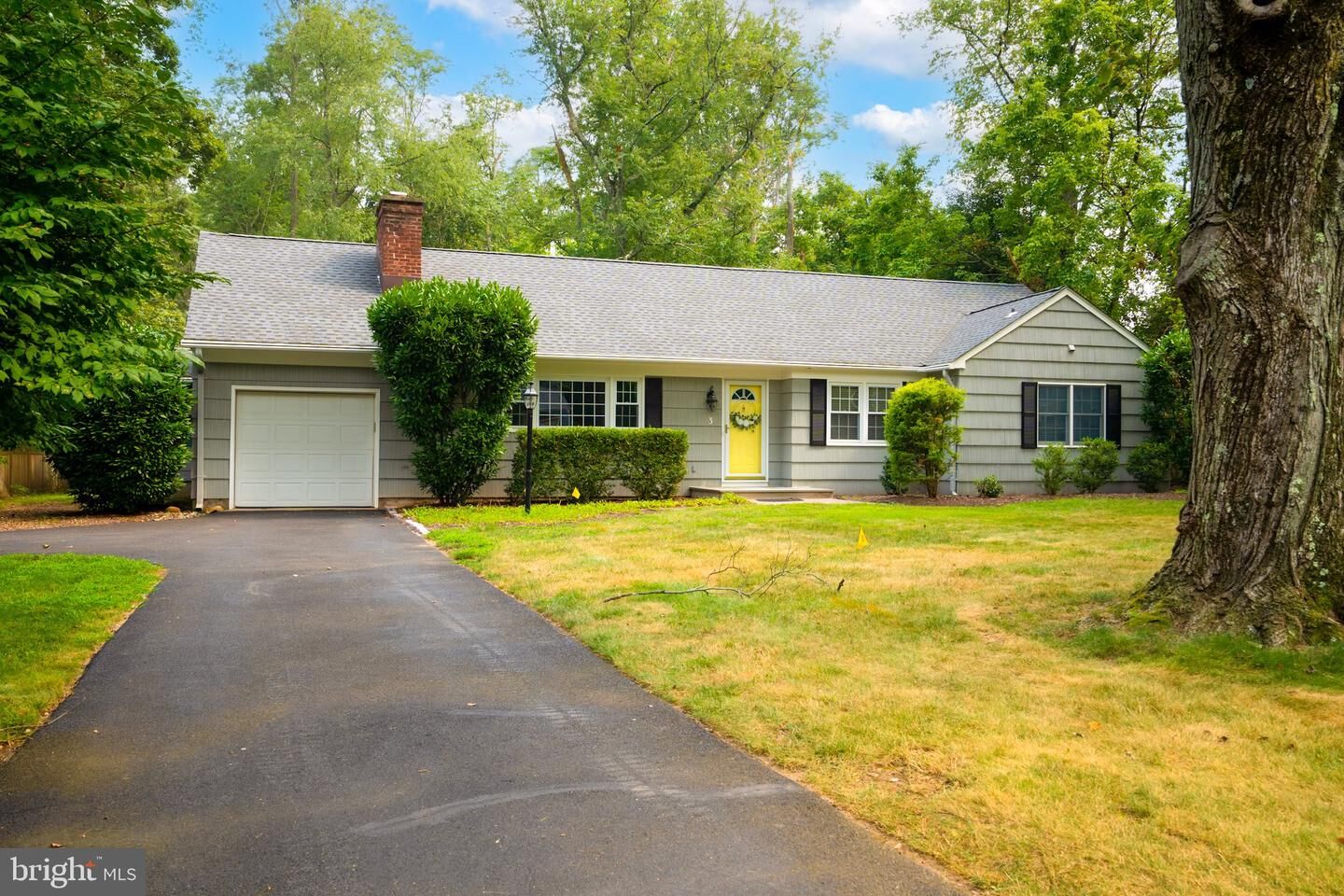 Property Photo:  3 Manor Avenue  NJ 08540 