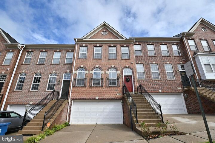 8240 Gunston Commons Way  Lorton VA 22079 photo