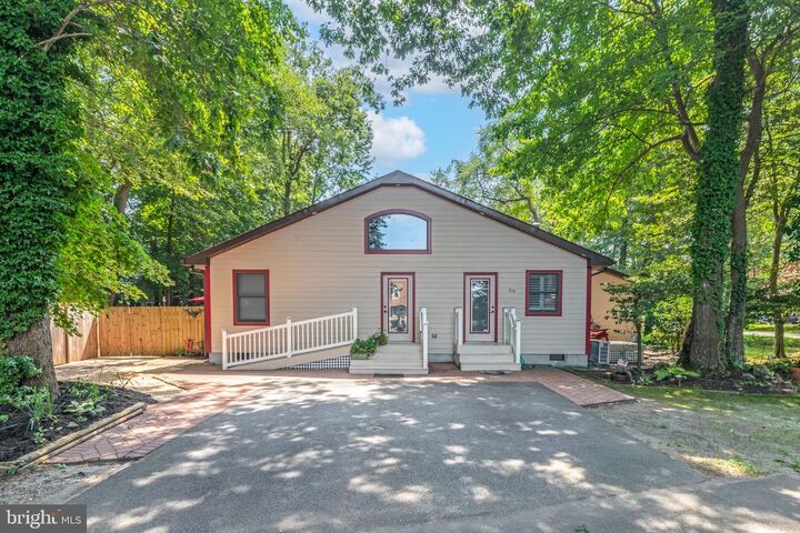 Property Photo:  39 N Primrose Lane  DE 19970