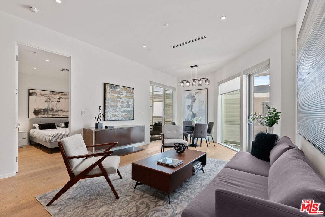 Property Photo:  1030 N Kings Rd  CA 90069 