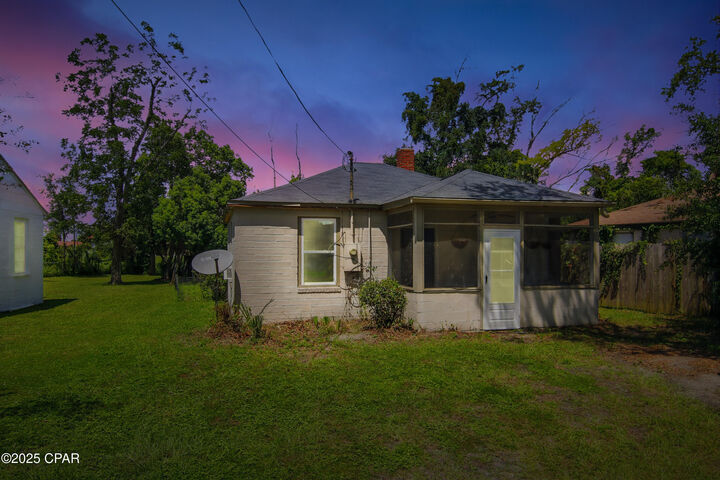 Property Photo: 1324 Lincoln Drive FL 32401