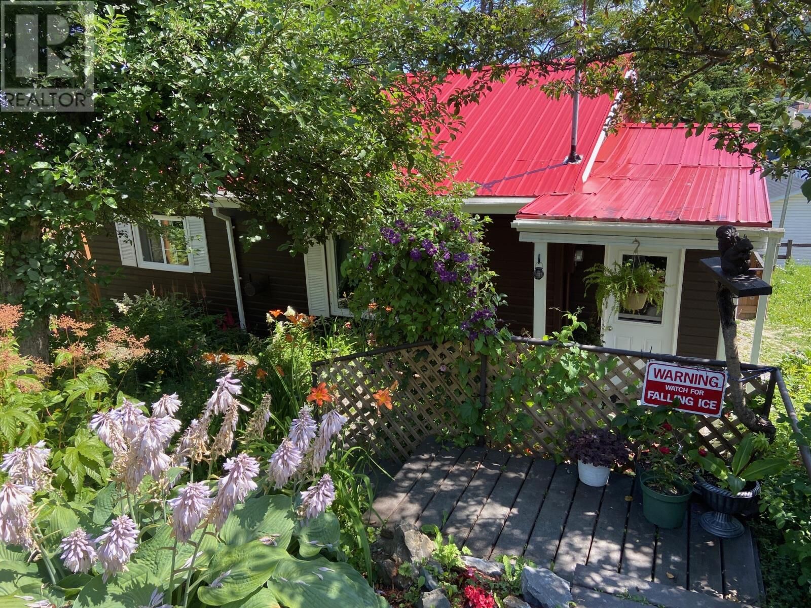 Property Photo:  33 Carmen Avenue  NL A2H 4V3 